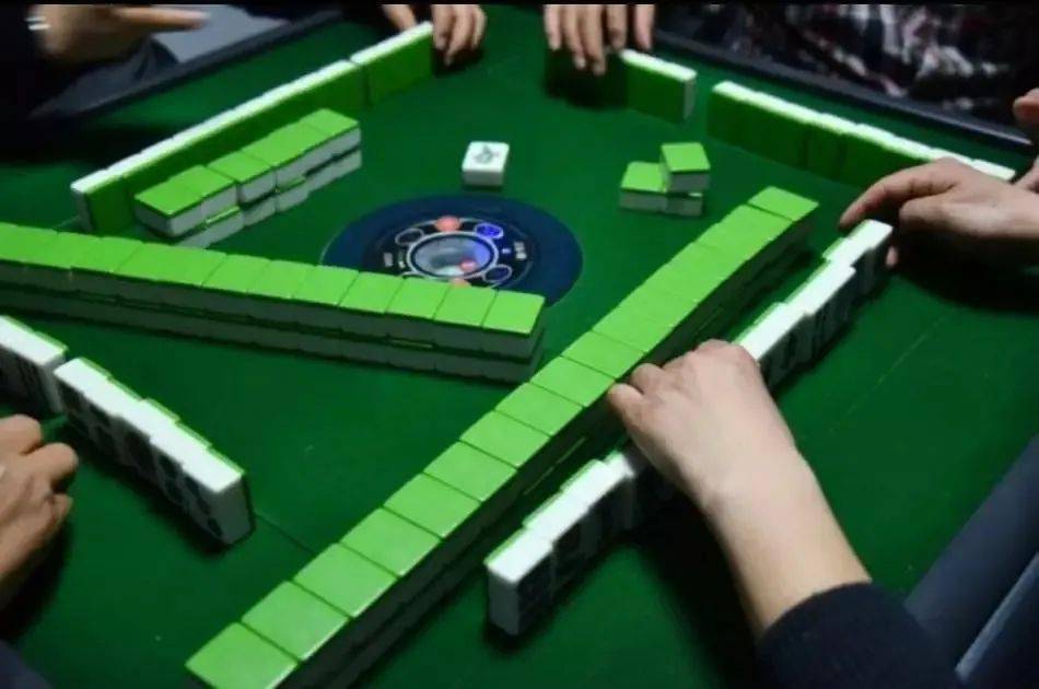 终于懂了！天天乐清麻将其实是有挂的(原来真的有挂)
