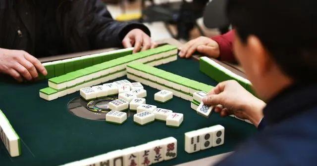 一分钟揭秘！雀友会潮汕麻将其实是有挂的(高手讲解技术)