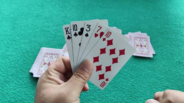 5分钟教会你“普通纸牌斗牛拿大牌三大技巧—详细解说+新浪科技