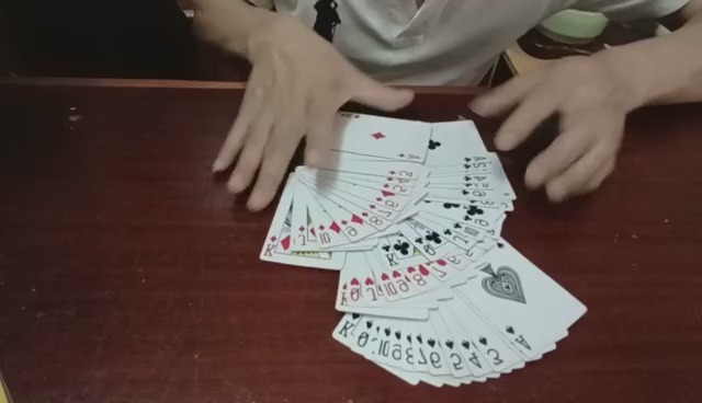 教程辅助“玩炸金花发好牌怎么简单出老千—详细解说+新浪科技