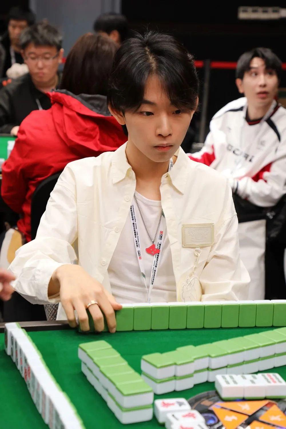 微乐四川麻将最新神器下载(揭秘手机上输赢规律)